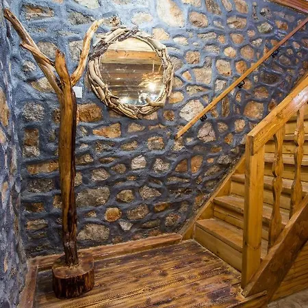 Costa Hilltop Hotel
